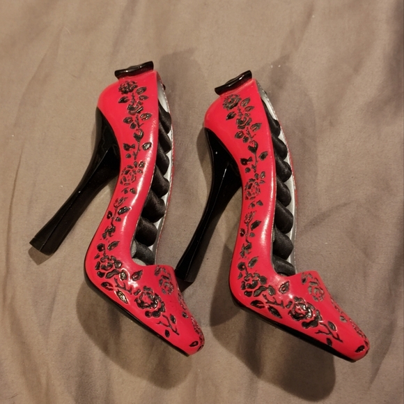 Vintage High Heels Ring Holders (Set Of 2) - Picture 7 of 9